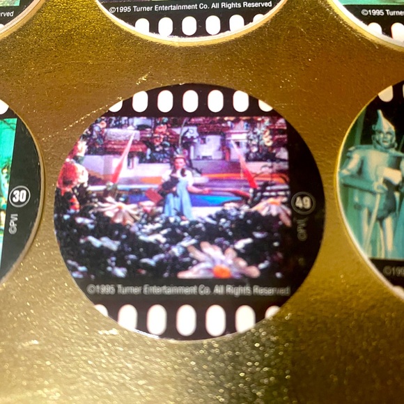 WIZARD OF OZ VINtAGE 90’s POGS GROUP OF 20 DIFFERENT SCENES - Picture 12 of 13